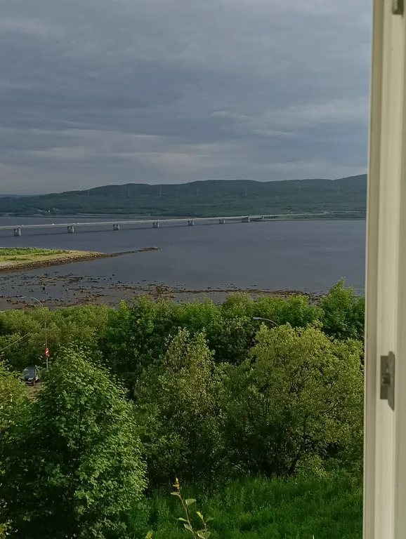 Квартира с видом на залив Баренцева моря и горы