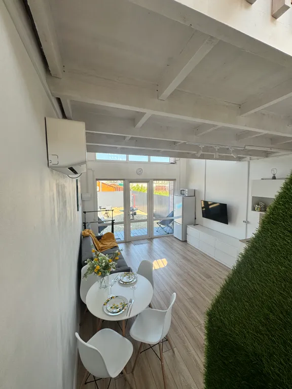 Коттедж Коттедж Barn House на берегу моря — Кучугуры