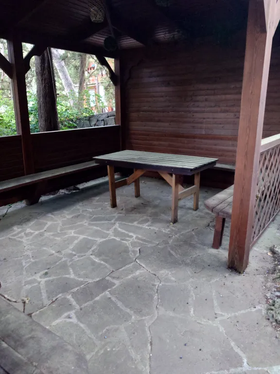 Уютная комната с санузлом и отличным зелёным двором для тихого отдыха