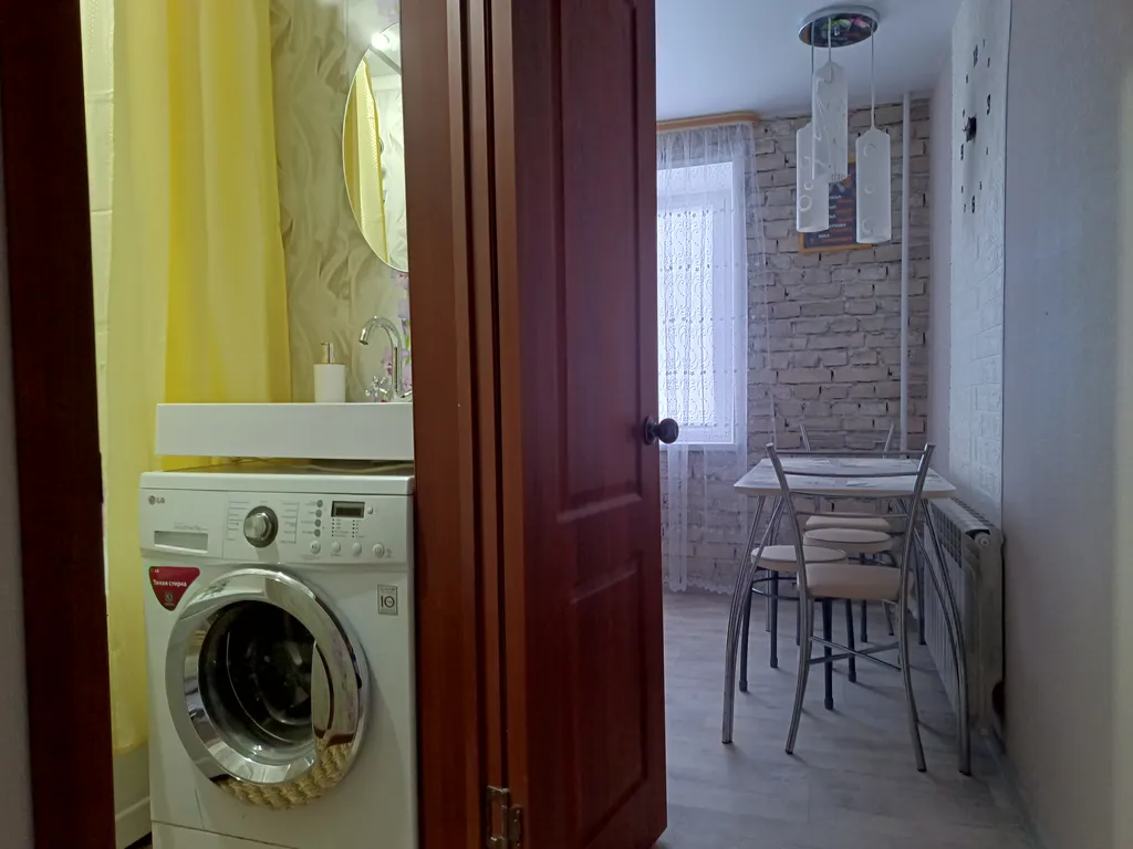 Чистая, уютная, после капитального ремонта 2-комнатная квартира