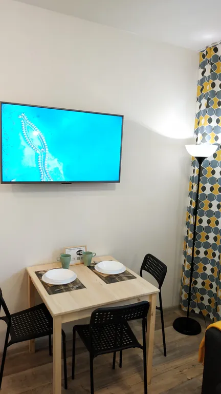 Квартира-студия около метро для большой компании из 6-ти человек