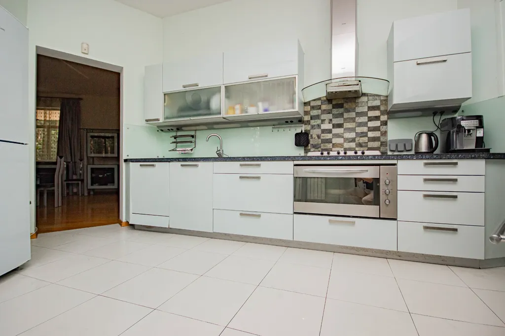 10-комнатный Дом