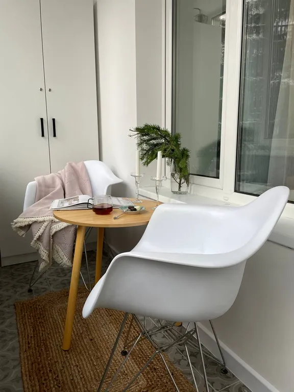 Стильная квартира с синей кухней