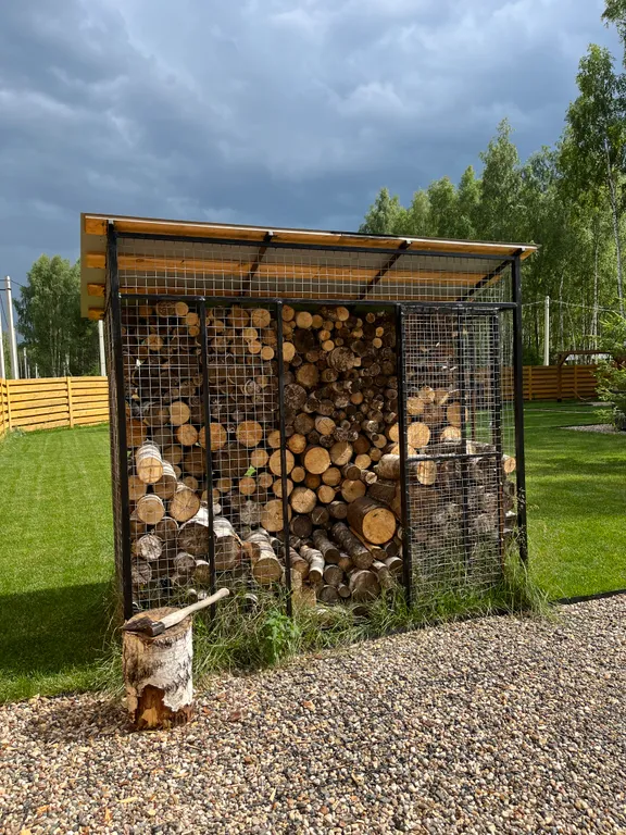 Просторный треугольный дом с джакузи