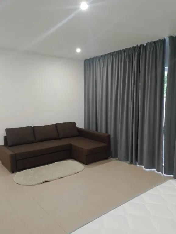 Домик у реки гор и моря