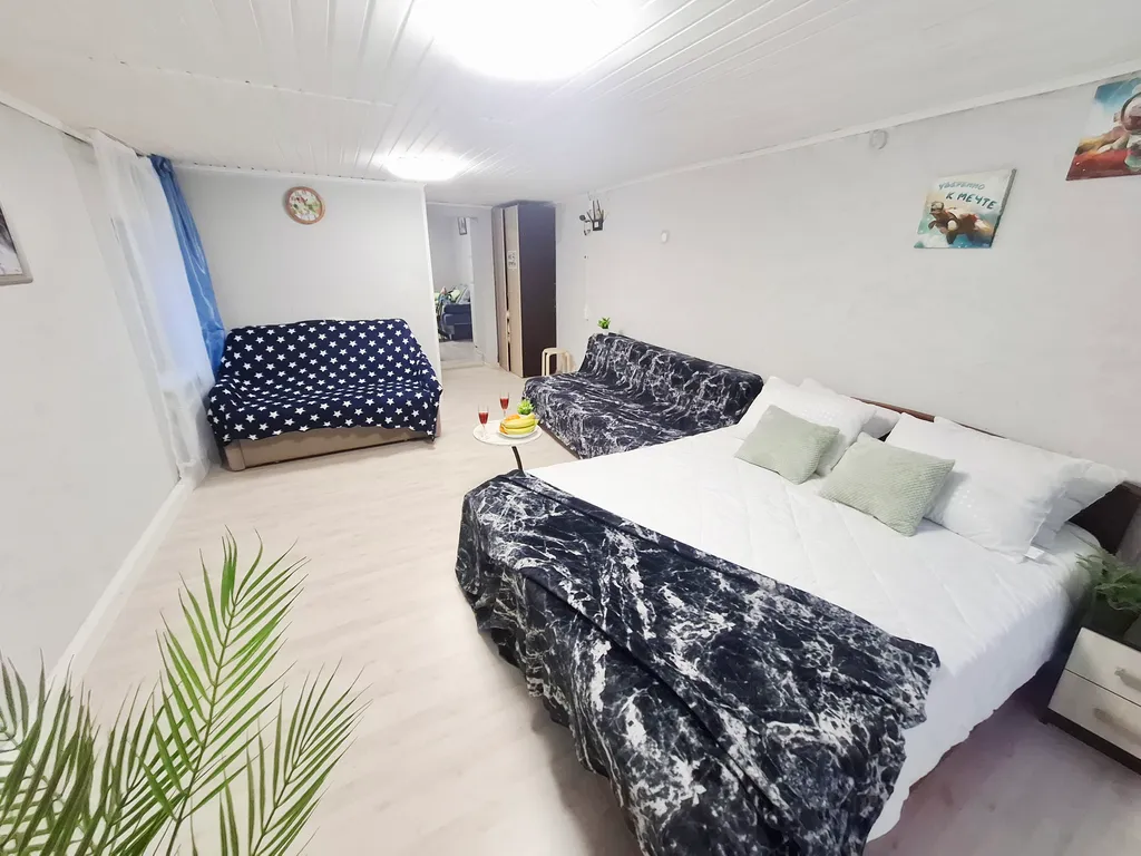 Квартира евро 2-комнатная расположена в части жилого деревенского дом