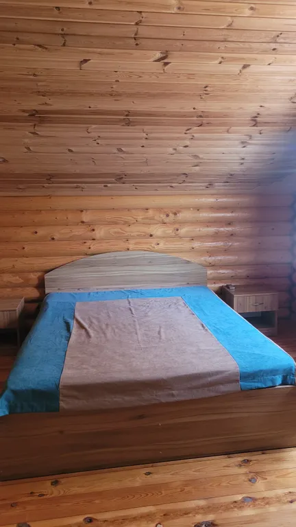 Деревянный домик возле моря