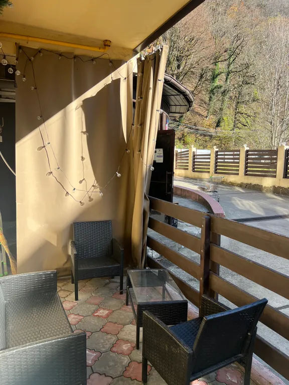 Апартаменты  с террасой с видом на горы в самом центре курорта Красная