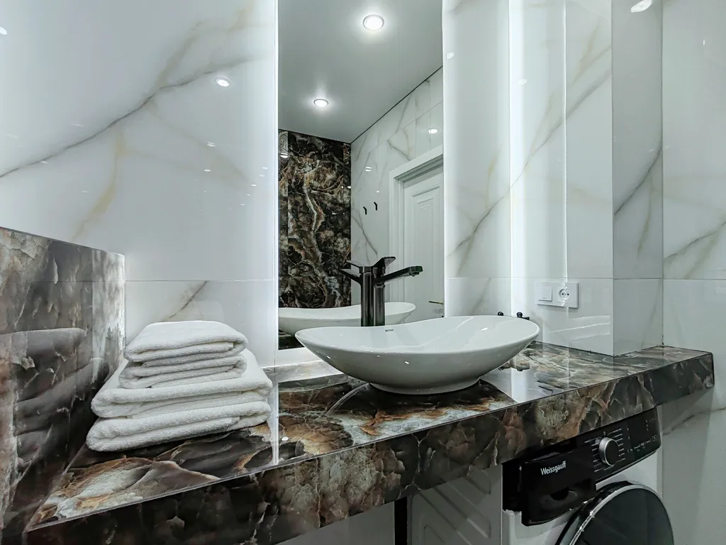 Квартира с видом на сквер Героев России