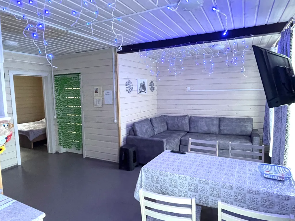 Коттедж Уютный дом с баней и видом на озеро Врево — Луга