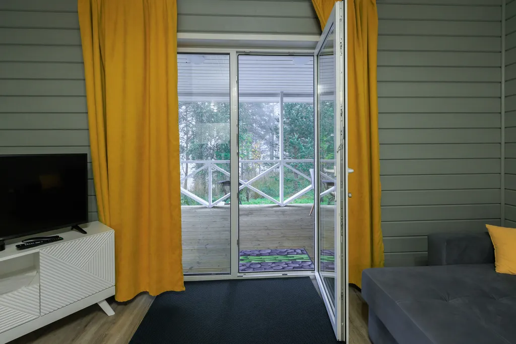 Коттедж с собственным пирсом и террасой на берегу Ладоги