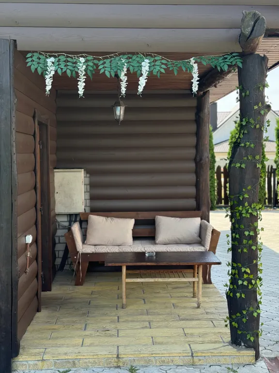 Дом с баней и бассейном