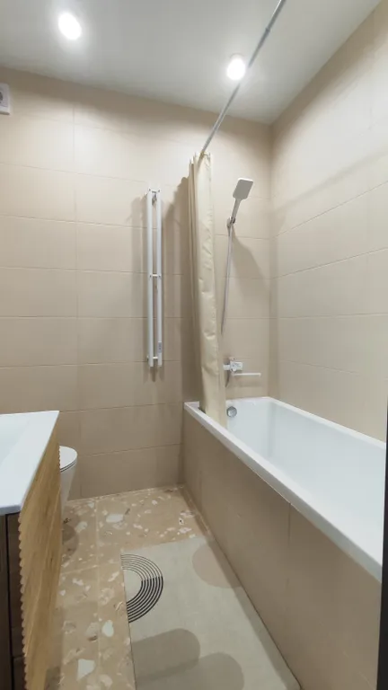 Студия с видом на город