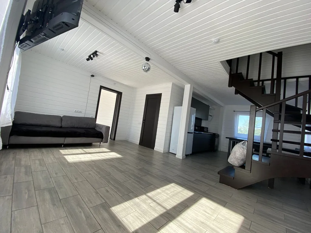 Коттедж Дом у прудов — Коммунар