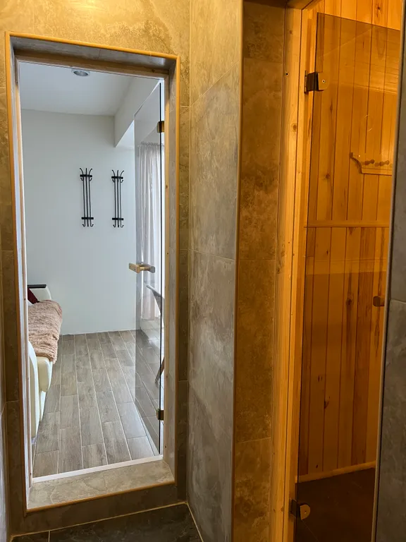 Дом с видом на озеро около горнолыжного комплекса