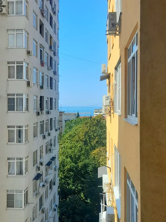 Светлая студия в тихом районе у моря