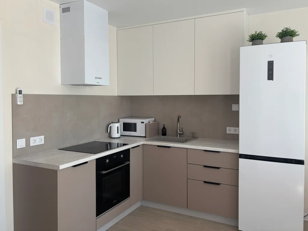 Шикарная евродвушка, высокий этаж, красивый вид, близко центр города