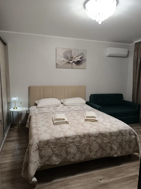 Уютная квартира в живописном месте рядом с аэропортом.