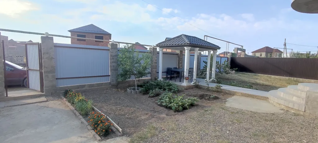 Уютный домик недалеко от моря и озера