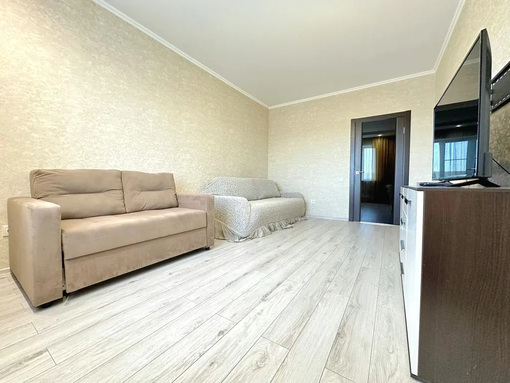 2-комнатная квартира с балконом напротив ЛДК и Кузбасс-Арена