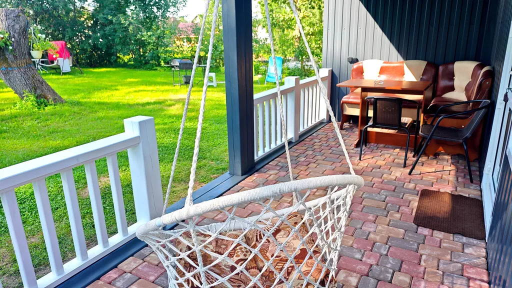 Солнечный домик-студия люкс с террасой, кухней, ванной комнатой