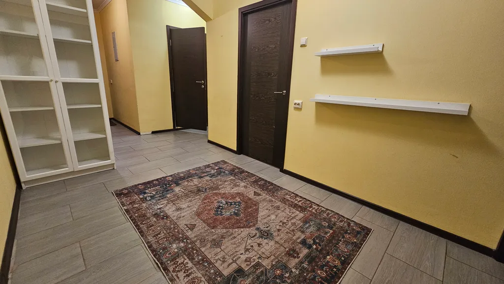 Большая трехкомнатная квартира