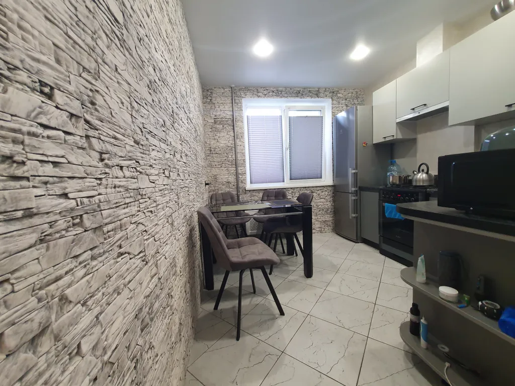 3х комнатная квартира, недалеко от центра. Свежий ремонт