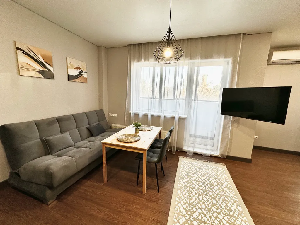 Двухкомнатная квартира в центре города, Российская, Набережная, Арбат