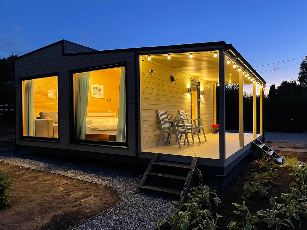 Дом с баней у леса