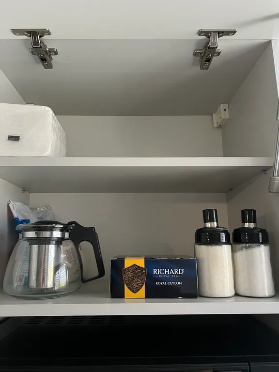 Уютная квартира с видом на проезжающий ретро-поезд