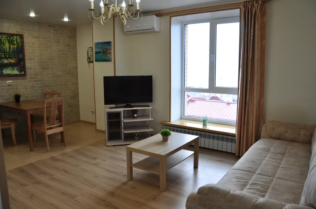 Уютная студия с 1 отдельной спальней в центре с видом на море