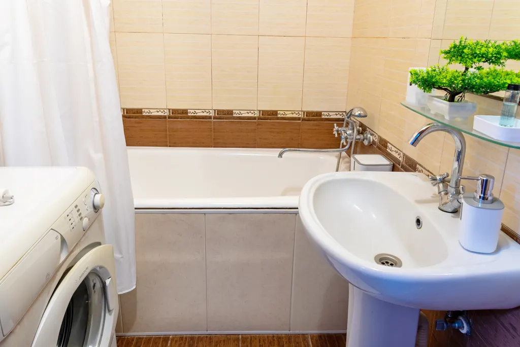 Просторный дом с верандой