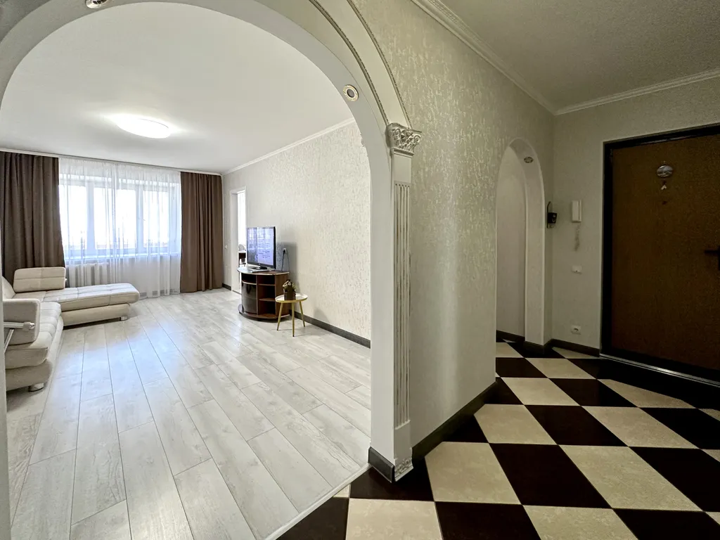 3-комнатная квартира в центре. Рядом с ОГУ