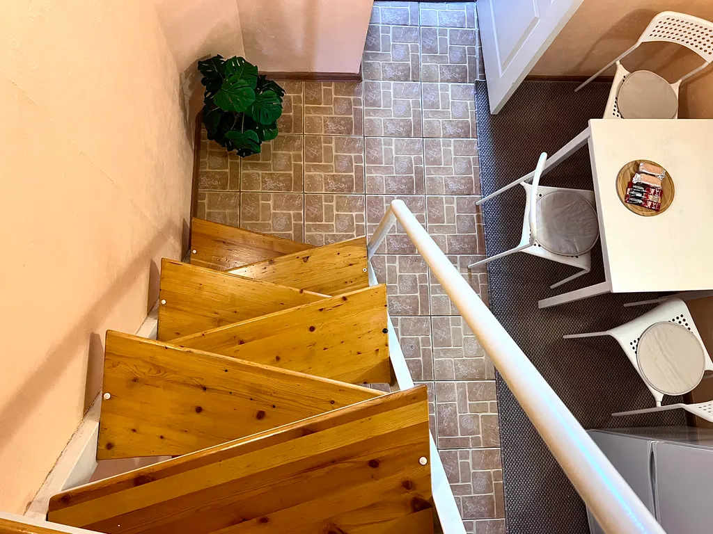 Эллинг у моря