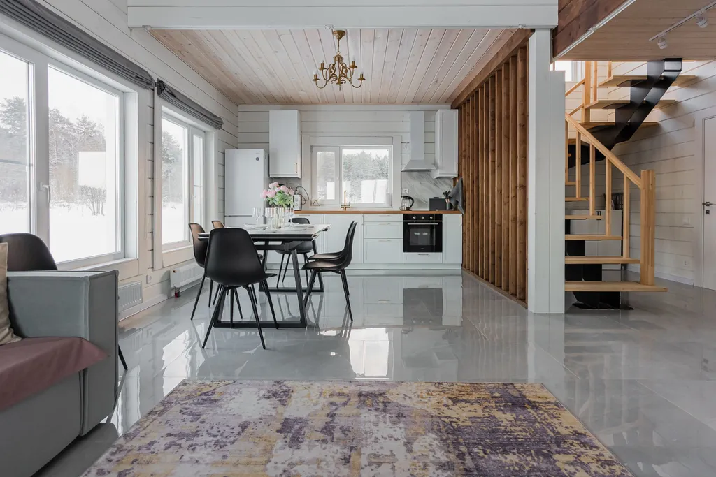 Новый дом с видом на озеро, сауной, гриль-домом и детской площадкой