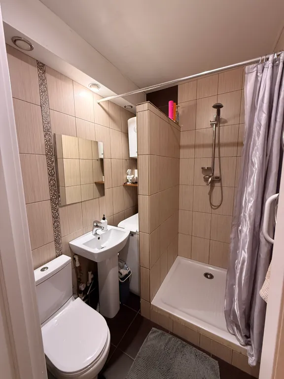 Уютная квартира-студия с отдельной спальней в самом центре города