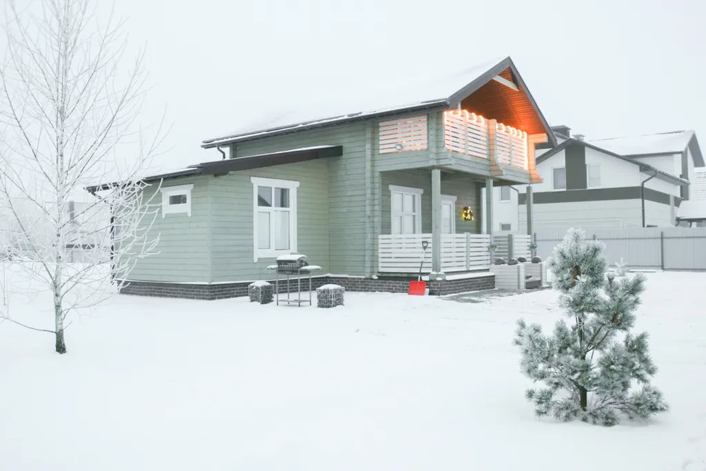 Уютный светлый деревянный домик с сауной и купелью