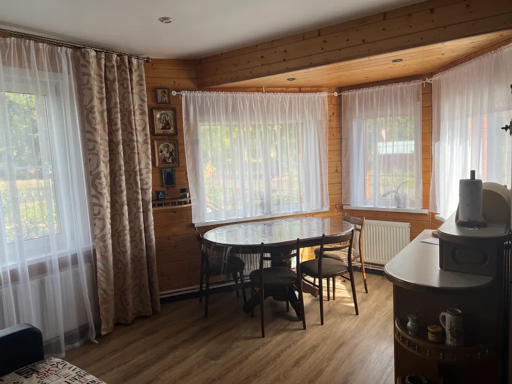 Уютный дом у Васильевского монастыря