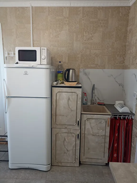 Двухэтажный трёхкомнатный дом Крым с кухней и двором под ключ