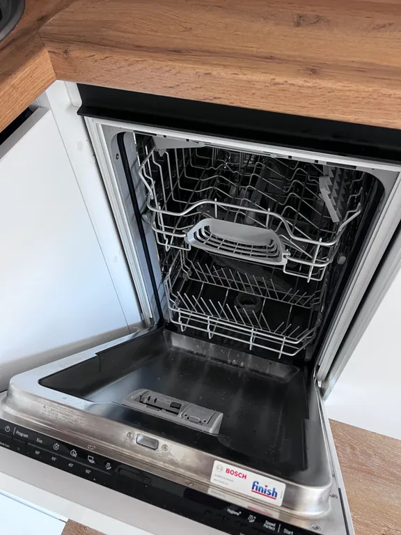 Студия с красивым видом на море