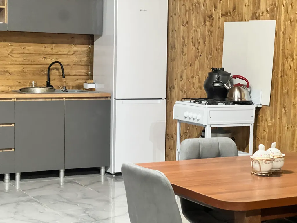 Домик на берегу реки