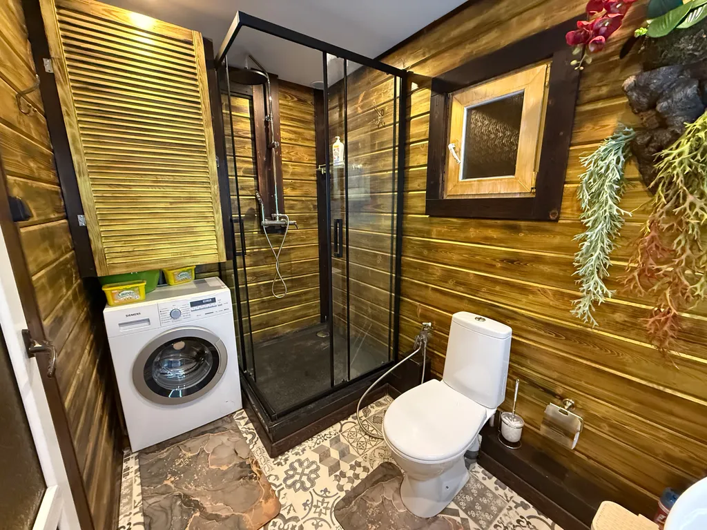 Дом Шилтон Виладж с бассейном, баней и джакузи