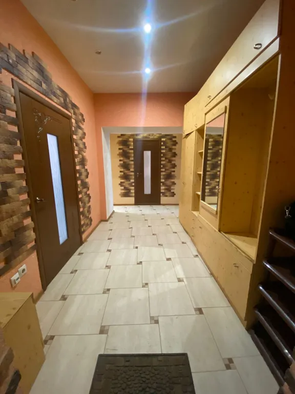 2-комнатная квартира у Лопатинского сада в самом центре