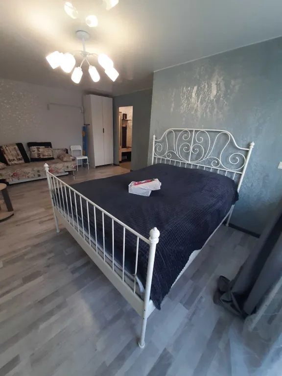 Уютная квартира в центре города — аренда посуточно в Верхняя Пышма