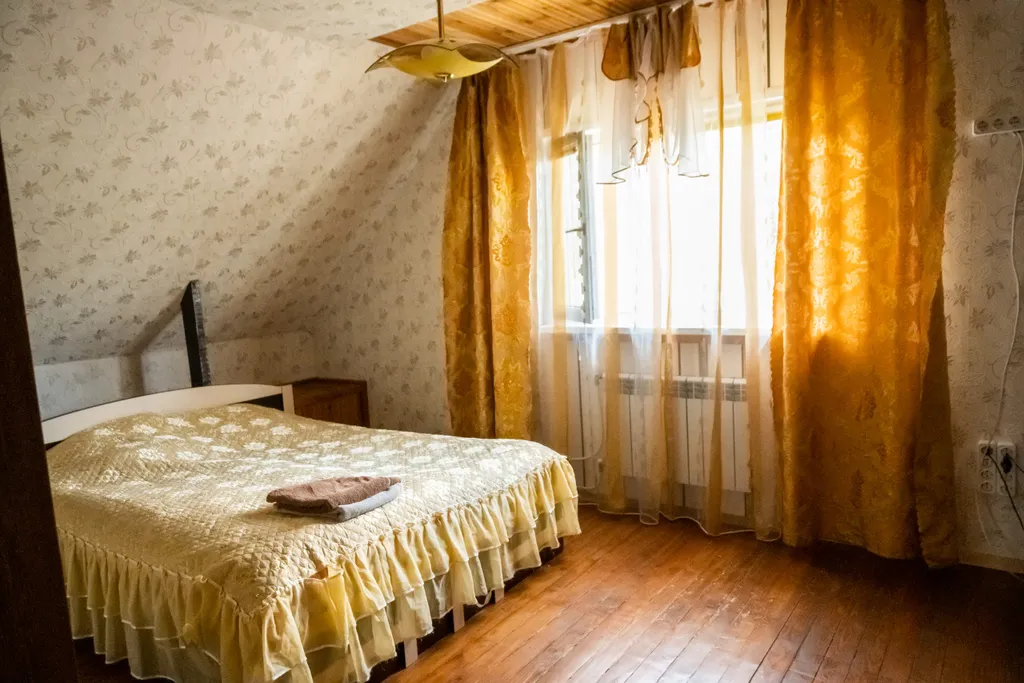 Abramovich House - Большой коттедж с видом на пруд и лес