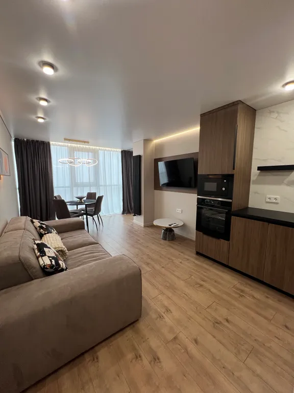 Комфортабельная трёхкомнатная квартира с шикарной территорией