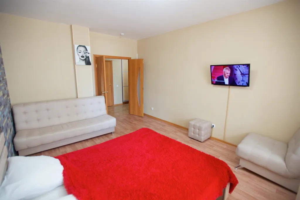 Квартира Уютная квартира напротив ТРЦ Планета — Красноярск