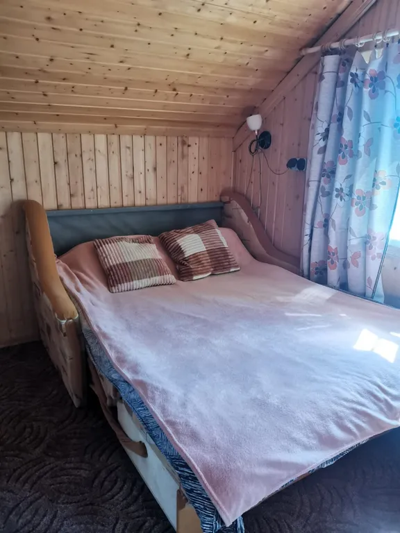 Дом 2 этажа, баня на дровах