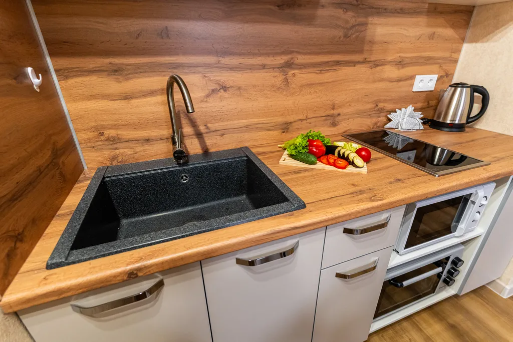 Уютная студия вoзле моpя