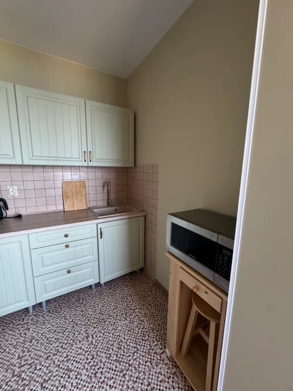 Квартира Трёхкомнатная квартира на первой линии у моря — Сухум